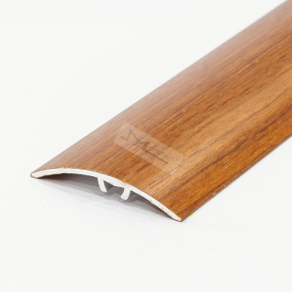 Přechodová lišta samolepící plochá 38mm / 2,7m, hliník, TŘEŠEŇ dřevodekor